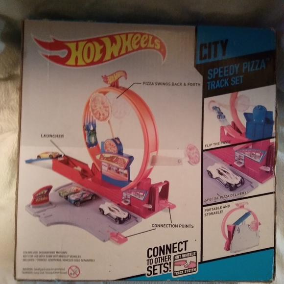 Hot Wheels Speedy Pizza Playset I have another hot wheels listed and I'll bundle - Picture 2 of 4